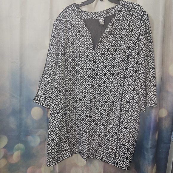 Silkland Black and White Geometric Coat - Picture 2 of 8